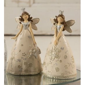 Fepige i creme farvet kjoler ass.